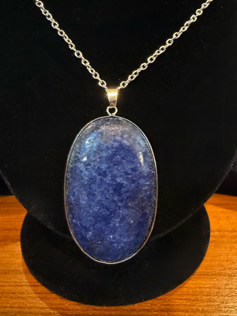 Vintage Lapis Lazuli Stone Pendant Necklace—SilverTone setting, chain, & clasp - Picture 2 of 8